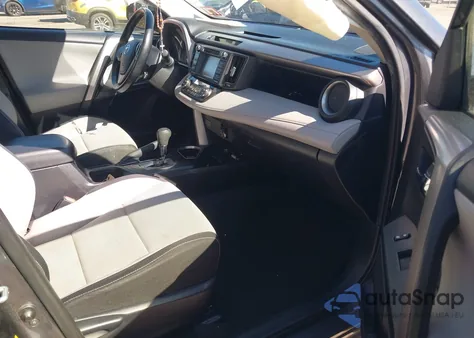 2017 Toyota Rav4 Hybrid Xle z USA, uszkodzony, nr VIN JTMRJREV9HD108036